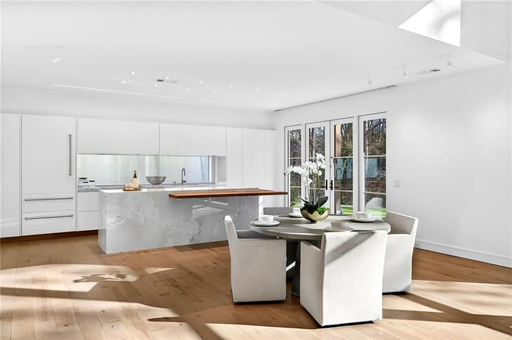 5245 Kenbrook Way, Sandy Springs, Georgia 30327, 6 Bedrooms Bedrooms, ,7 BathroomsBathrooms,Residential,For Sale,5245 Kenbrook Way,7715744