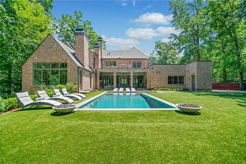 3146 Frontenac Court Ne, Atlanta, Georgia 30319, 6 Bedrooms Bedrooms, ,6 BathroomsBathrooms,Residential,Sold,3146 Frontenac Court Ne,7590125