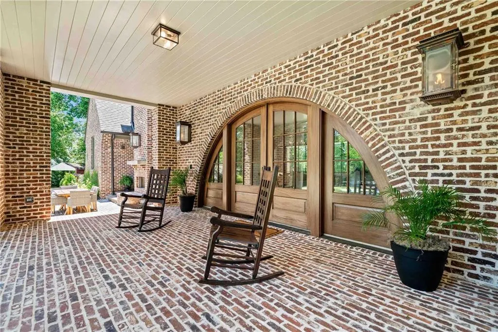 3146 Frontenac Court Ne, Atlanta, Georgia 30319, 6 Bedrooms Bedrooms, ,6 BathroomsBathrooms,Residential,Sold,3146 Frontenac Court Ne,7590125