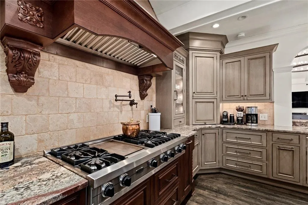 9190 Huntcliff Trace, Atlanta, Georgia 30350, 4 Bedrooms Bedrooms, ,3 BathroomsBathrooms,Residential,Sold,9190 Huntcliff Trace,6514006