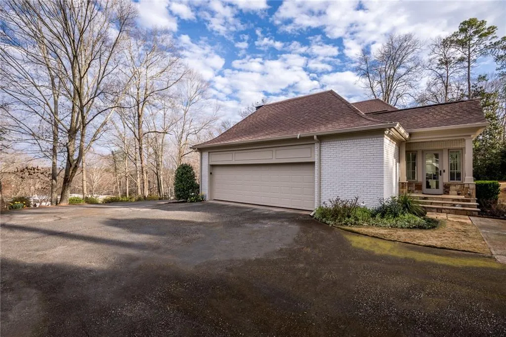 9190 Huntcliff Trace, Atlanta, Georgia 30350, 4 Bedrooms Bedrooms, ,3 BathroomsBathrooms,Residential,Sold,9190 Huntcliff Trace,6514006