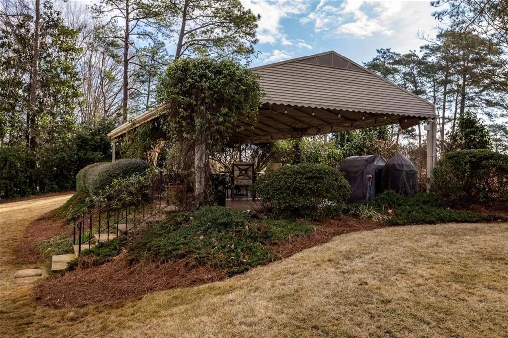 9190 Huntcliff Trace, Atlanta, Georgia 30350, 4 Bedrooms Bedrooms, ,3 BathroomsBathrooms,Residential,Sold,9190 Huntcliff Trace,6514006