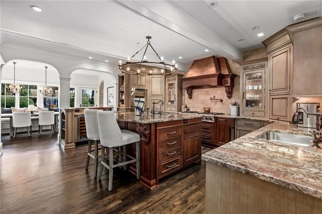 9190 Huntcliff Trace, Atlanta, Georgia 30350, 4 Bedrooms Bedrooms, ,3 BathroomsBathrooms,Residential,Sold,9190 Huntcliff Trace,6514006