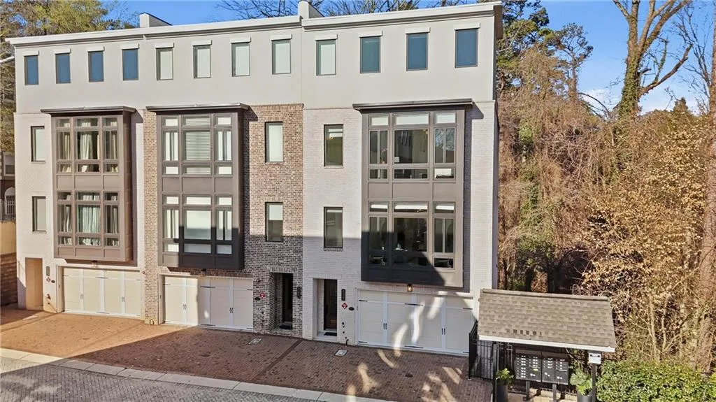 773 Lenox Lane, Atlanta, Georgia 30324, 4 Bedrooms Bedrooms, 0 ,4 BathroomsBathrooms,Residential,For Sale,773 Lenox Lane,7746577