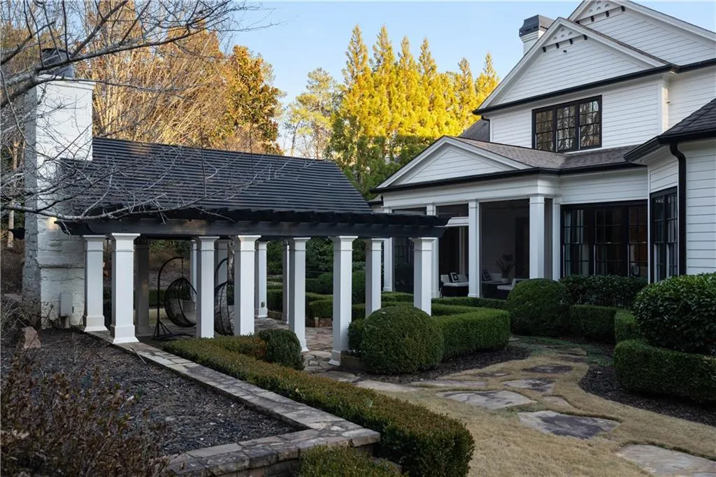 980 Fenimore Circle, Sandy Springs, Georgia 30350, 5 Bedrooms Bedrooms, ,6 BathroomsBathrooms,Residential,For Sale,980 Fenimore Circle,7719927