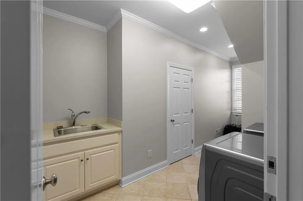 980 Fenimore Circle, Sandy Springs, Georgia 30350, 5 Bedrooms Bedrooms, ,6 BathroomsBathrooms,Residential,For Sale,980 Fenimore Circle,7719927