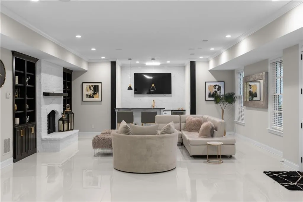 980 Fenimore Circle, Sandy Springs, Georgia 30350, 5 Bedrooms Bedrooms, ,6 BathroomsBathrooms,Residential,For Sale,980 Fenimore Circle,7719927