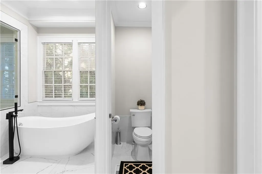 980 Fenimore Circle, Sandy Springs, Georgia 30350, 5 Bedrooms Bedrooms, ,6 BathroomsBathrooms,Residential,For Sale,980 Fenimore Circle,7719927