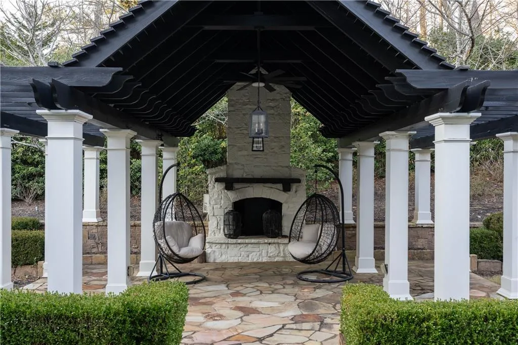 980 Fenimore Circle, Sandy Springs, Georgia 30350, 5 Bedrooms Bedrooms, ,6 BathroomsBathrooms,Residential,For Sale,980 Fenimore Circle,7719927