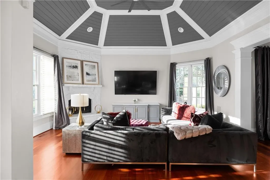 980 Fenimore Circle, Sandy Springs, Georgia 30350, 5 Bedrooms Bedrooms, ,6 BathroomsBathrooms,Residential,For Sale,980 Fenimore Circle,7719927