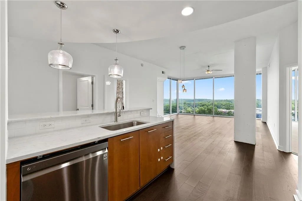 3300 Windy Ridge Parkway Se Unit 1110, Atlanta, Georgia 30339, 2 Bedrooms Bedrooms, ,2 BathroomsBathrooms,Residential,For Sale,3300 Windy Ridge Parkway Se Unit 1110,7630890