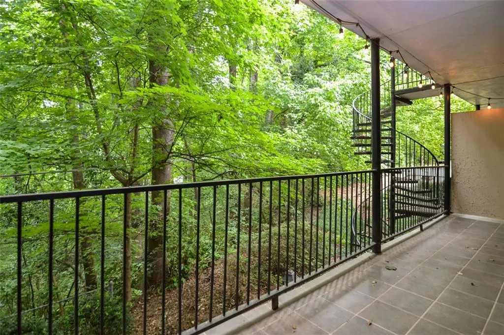 5400 Roswell Road Unit L8, Atlanta, Georgia 30342, 2 Bedrooms Bedrooms, ,2 BathroomsBathrooms,Residential,Sold,5400 Roswell Road Unit L8,7066120