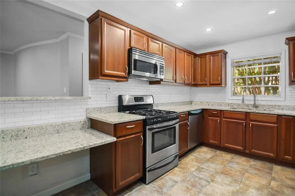 5400 Roswell Road Unit L8, Atlanta, Georgia 30342, 2 Bedrooms Bedrooms, ,2 BathroomsBathrooms,Residential,Sold,5400 Roswell Road Unit L8,7066120