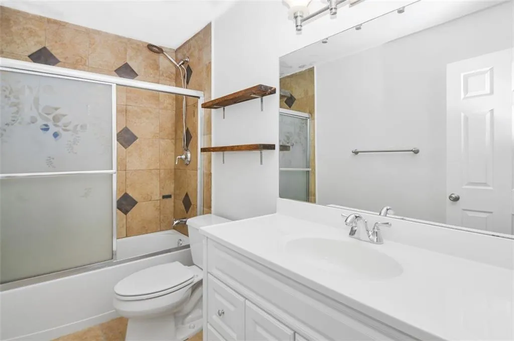 5400 Roswell Road Unit L8, Atlanta, Georgia 30342, 2 Bedrooms Bedrooms, ,2 BathroomsBathrooms,Residential,Sold,5400 Roswell Road Unit L8,7066120