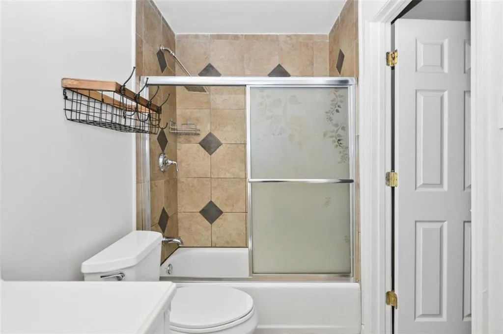 5400 Roswell Road Unit L8, Atlanta, Georgia 30342, 2 Bedrooms Bedrooms, ,2 BathroomsBathrooms,Residential,Sold,5400 Roswell Road Unit L8,7066120