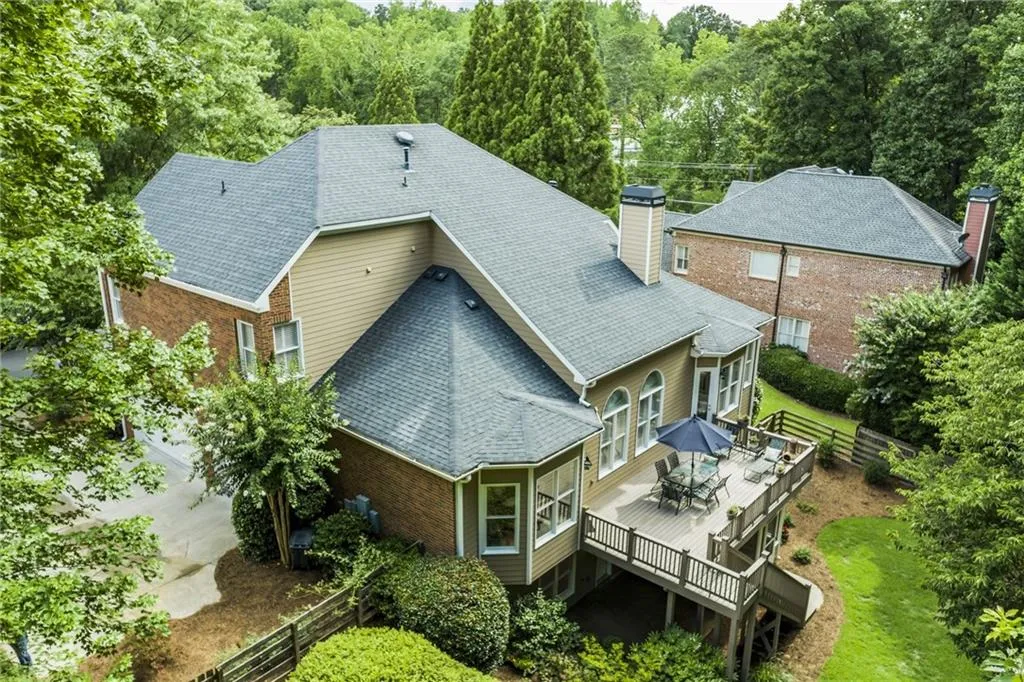 710 Lake Summit Drive, Atlanta, Georgia 30342, 5 Bedrooms Bedrooms, ,4 BathroomsBathrooms,Residential,Sold,710 Lake Summit Drive,6909162