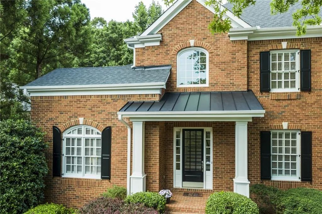 710 Lake Summit Drive, Atlanta, Georgia 30342, 5 Bedrooms Bedrooms, ,4 BathroomsBathrooms,Residential,Sold,710 Lake Summit Drive,6909162