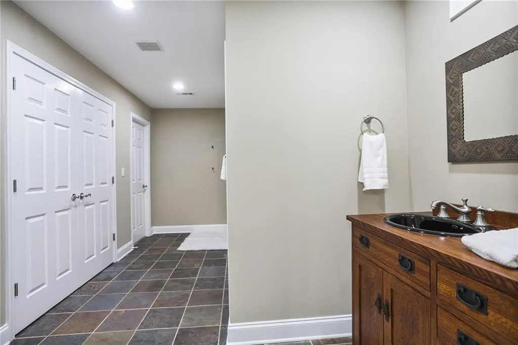 710 Lake Summit Drive, Atlanta, Georgia 30342, 5 Bedrooms Bedrooms, ,4 BathroomsBathrooms,Residential,Sold,710 Lake Summit Drive,6909162