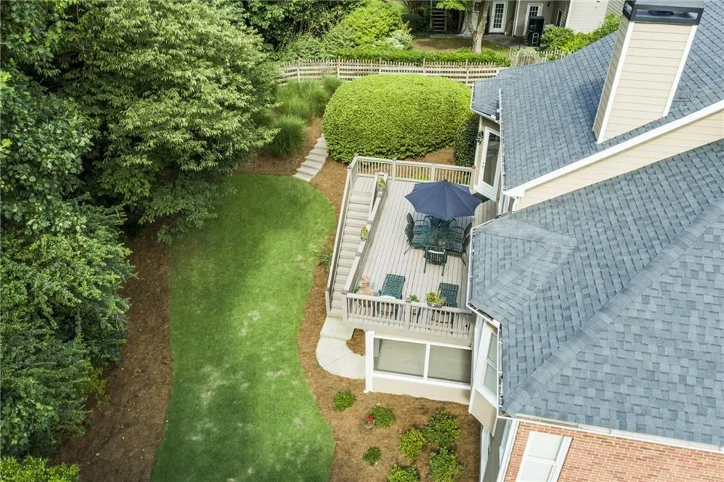 710 Lake Summit Drive, Atlanta, Georgia 30342, 5 Bedrooms Bedrooms, ,4 BathroomsBathrooms,Residential,Sold,710 Lake Summit Drive,6909162