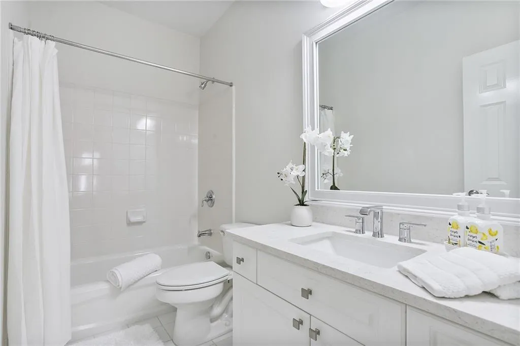 710 Lake Summit Drive, Atlanta, Georgia 30342, 5 Bedrooms Bedrooms, ,4 BathroomsBathrooms,Residential,Sold,710 Lake Summit Drive,6909162