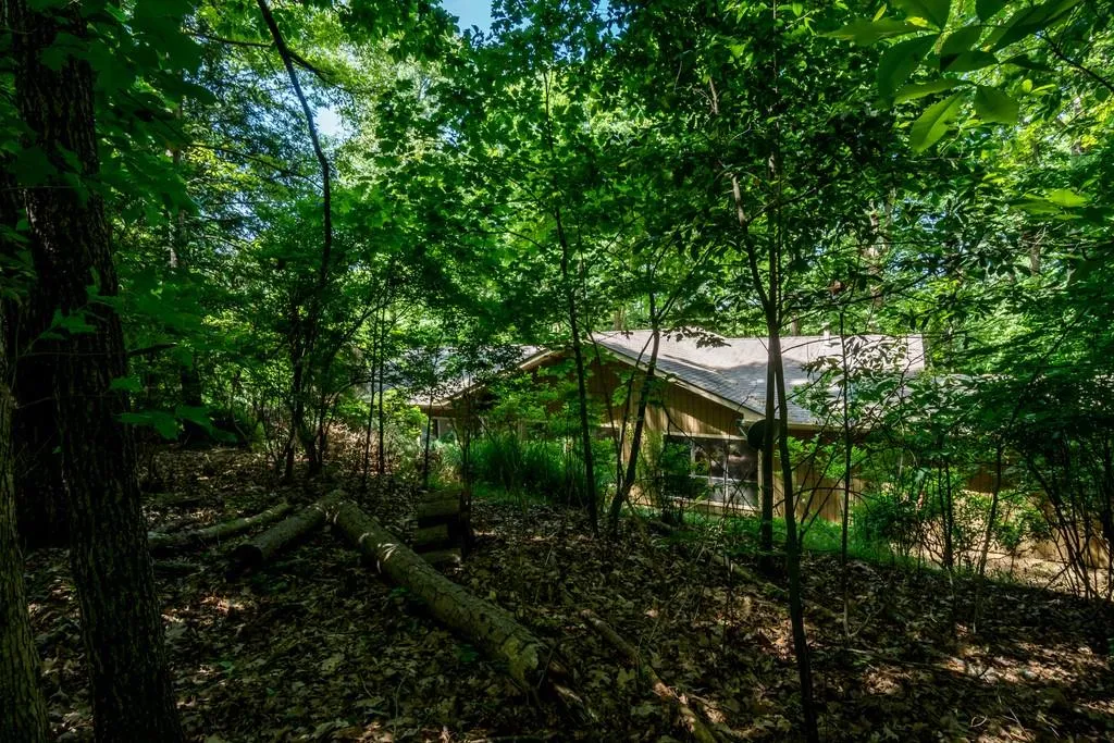 9380 Huntcliff Trace, Sandy Springs, Georgia 30350, 3 Bedrooms Bedrooms, ,2 BathroomsBathrooms,Residential,Sold,9380 Huntcliff Trace,6546883