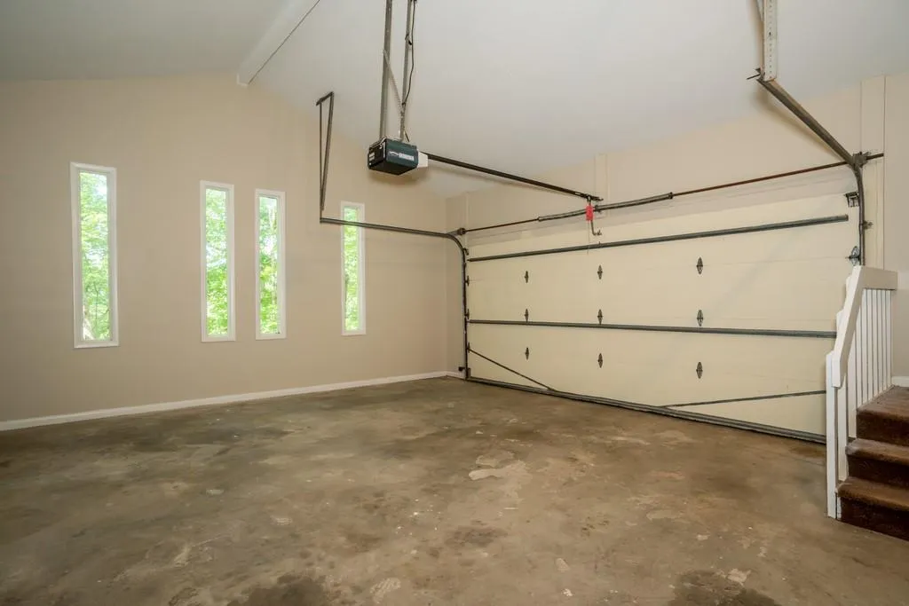 9380 Huntcliff Trace, Sandy Springs, Georgia 30350, 3 Bedrooms Bedrooms, ,2 BathroomsBathrooms,Residential,Sold,9380 Huntcliff Trace,6546883