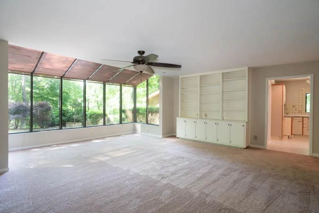 9380 Huntcliff Trace, Sandy Springs, Georgia 30350, 3 Bedrooms Bedrooms, ,2 BathroomsBathrooms,Residential,Sold,9380 Huntcliff Trace,6546883