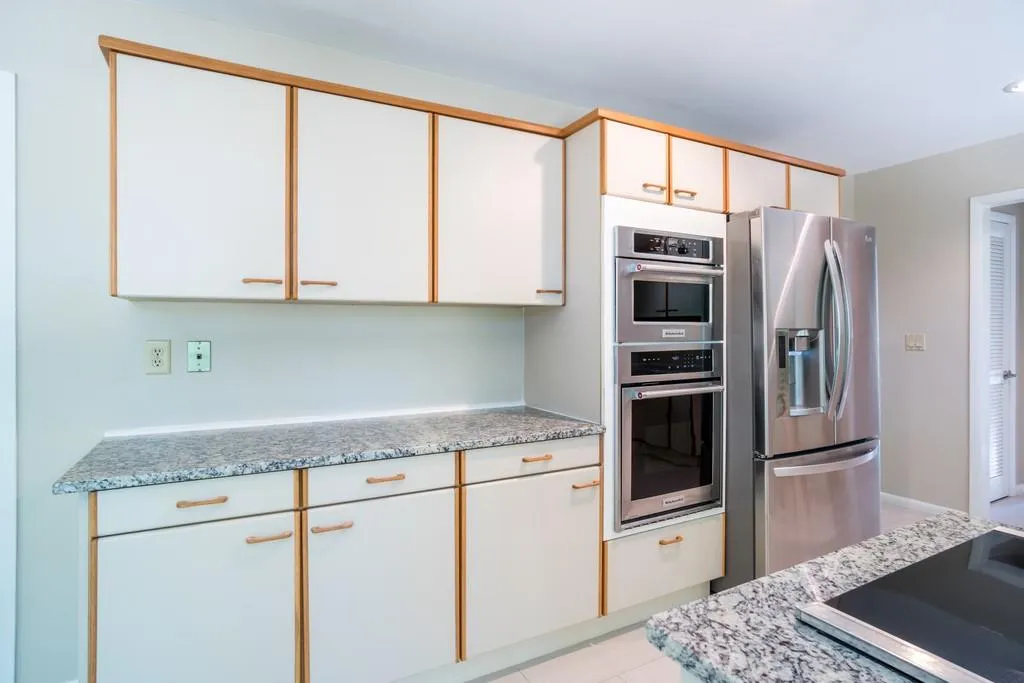 9380 Huntcliff Trace, Sandy Springs, Georgia 30350, 3 Bedrooms Bedrooms, ,2 BathroomsBathrooms,Residential,Sold,9380 Huntcliff Trace,6546883