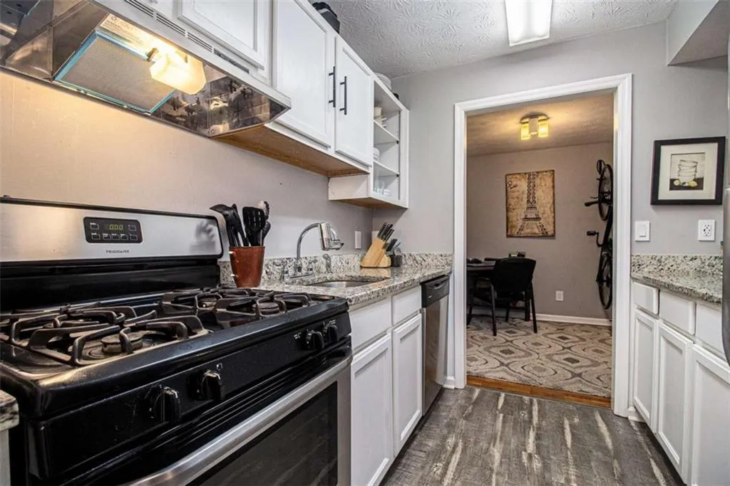 4556 Vinings Central Trace Se Unit 67, Atlanta, Georgia 30339, 1 Bedroom Bedrooms, ,1 BathroomBathrooms,Residential,For Sale,4556 Vinings Central Trace Se Unit 67,7610412