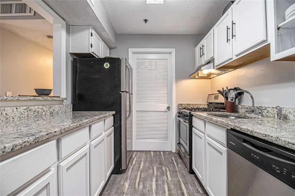 4556 Vinings Central Trace Se Unit 67, Atlanta, Georgia 30339, 1 Bedroom Bedrooms, ,1 BathroomBathrooms,Residential,For Sale,4556 Vinings Central Trace Se Unit 67,7610412