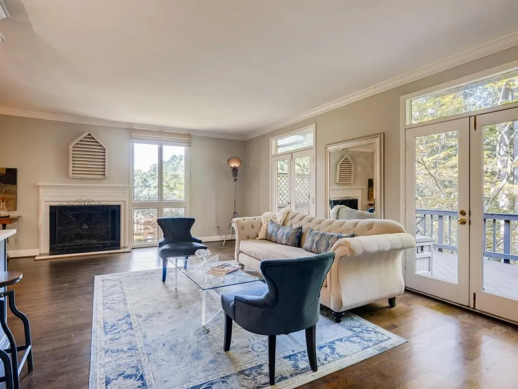 71 Willow Glen Ne Unit 71, Atlanta, Georgia 30342, 4 Bedrooms Bedrooms, ,4 BathroomsBathrooms,Residential,Sold,71 Willow Glen Ne Unit 71,6599513