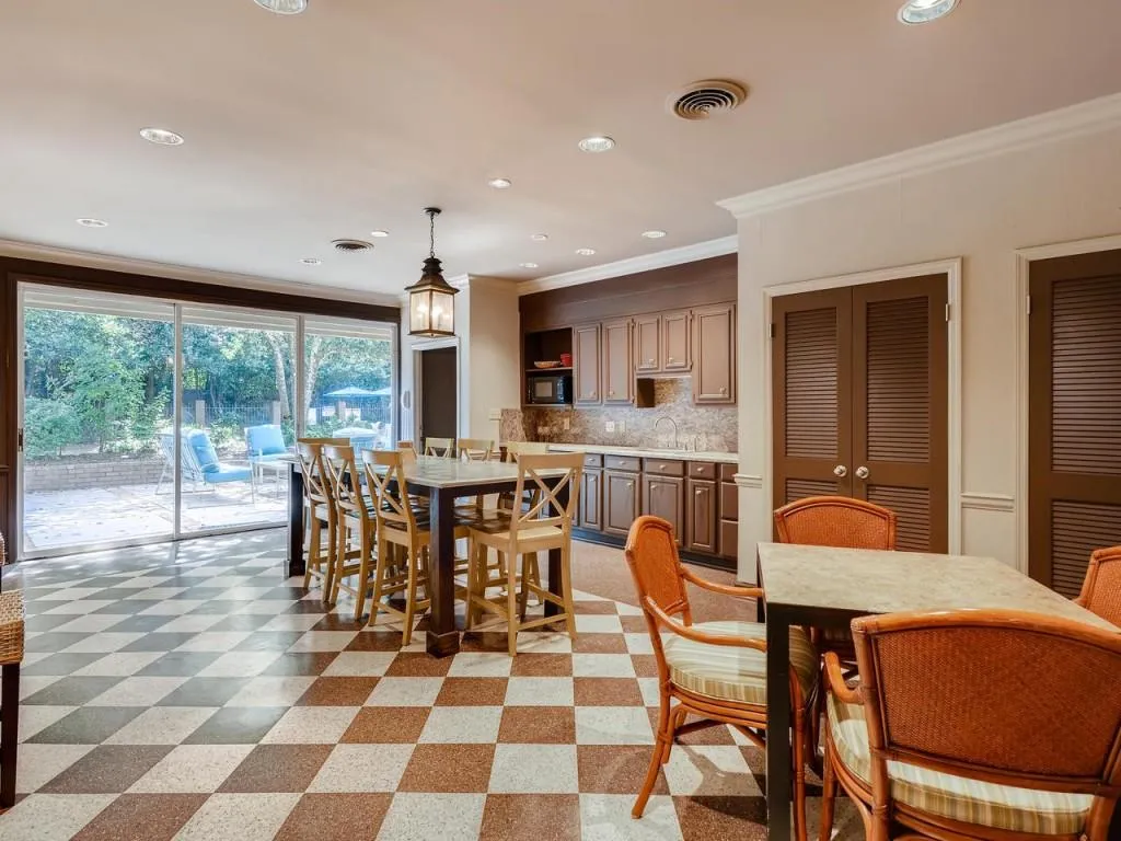 71 Willow Glen Ne Unit 71, Atlanta, Georgia 30342, 4 Bedrooms Bedrooms, ,4 BathroomsBathrooms,Residential,Sold,71 Willow Glen Ne Unit 71,6599513