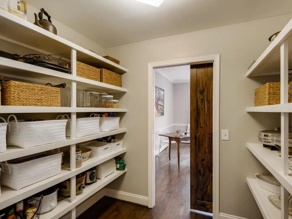 71 Willow Glen Ne Unit 71, Atlanta, Georgia 30342, 4 Bedrooms Bedrooms, ,4 BathroomsBathrooms,Residential,Sold,71 Willow Glen Ne Unit 71,6599513