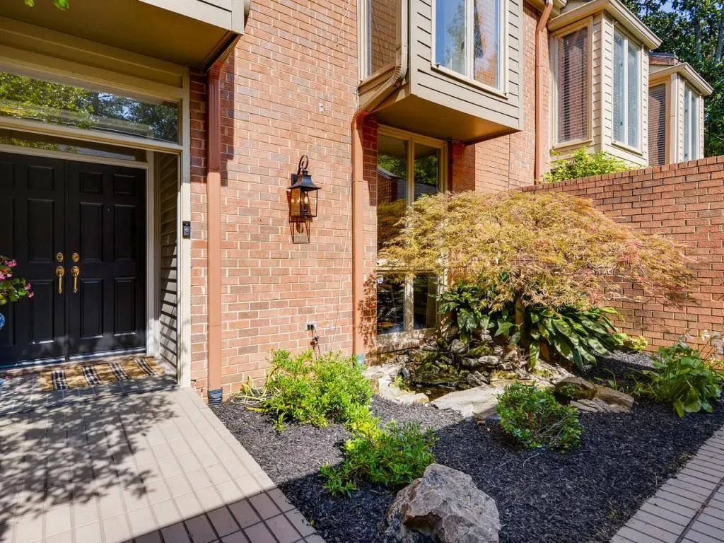 71 Willow Glen Ne Unit 71, Atlanta, Georgia 30342, 4 Bedrooms Bedrooms, ,4 BathroomsBathrooms,Residential,Sold,71 Willow Glen Ne Unit 71,6599513
