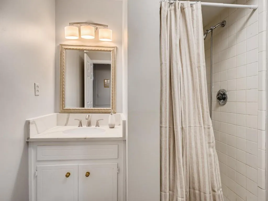 71 Willow Glen Ne Unit 71, Atlanta, Georgia 30342, 4 Bedrooms Bedrooms, ,4 BathroomsBathrooms,Residential,Sold,71 Willow Glen Ne Unit 71,6599513