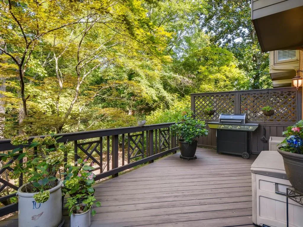 71 Willow Glen Ne Unit 71, Atlanta, Georgia 30342, 4 Bedrooms Bedrooms, ,4 BathroomsBathrooms,Residential,Sold,71 Willow Glen Ne Unit 71,6599513
