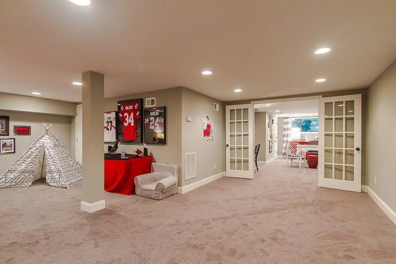 450 Windsor Parkway, Atlanta, Georgia 30342, 4 Bedrooms Bedrooms, ,3 BathroomsBathrooms,Residential,Sold,450 Windsor Parkway,5763563