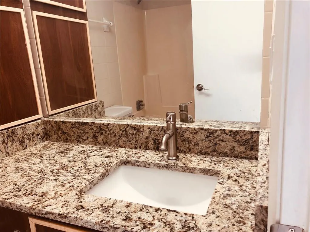 469 Northridge Crossing Drive, Sandy Springs, Georgia 30350, 2 Bedrooms Bedrooms, ,2 BathroomsBathrooms,Residential,Sold,469 Northridge Crossing Drive,6089703