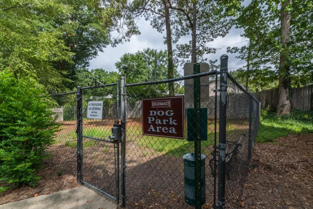 6900 Roswell Road Unit Q19, Sandy Springs, Georgia 30328, 2 Bedrooms Bedrooms, ,2 BathroomsBathrooms,Residential,Sold,6900 Roswell Road Unit Q19,5739364