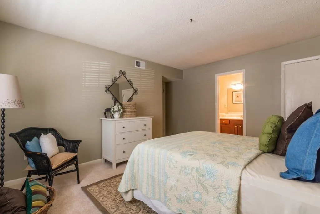 6900 Roswell Road Unit Q19, Sandy Springs, Georgia 30328, 2 Bedrooms Bedrooms, ,2 BathroomsBathrooms,Residential,Sold,6900 Roswell Road Unit Q19,5739364