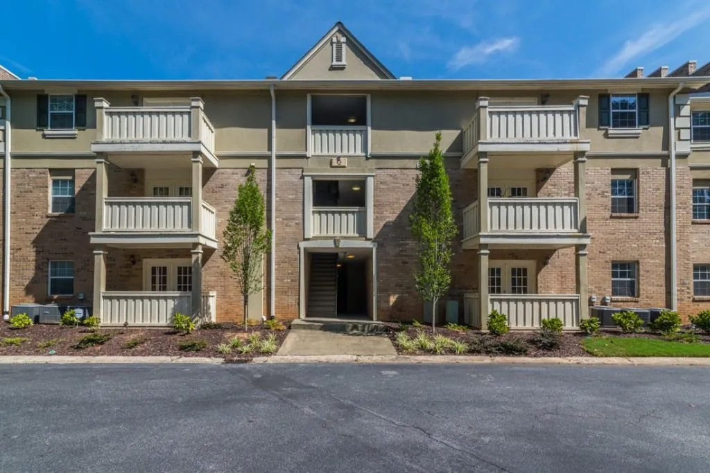 6900 Roswell Road Unit Q19, Sandy Springs, Georgia 30328, 2 Bedrooms Bedrooms, ,2 BathroomsBathrooms,Residential,Sold,6900 Roswell Road Unit Q19,5739364