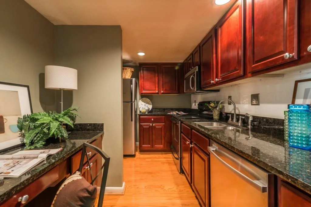 6900 Roswell Road Unit Q19, Sandy Springs, Georgia 30328, 2 Bedrooms Bedrooms, ,2 BathroomsBathrooms,Residential,Sold,6900 Roswell Road Unit Q19,5739364