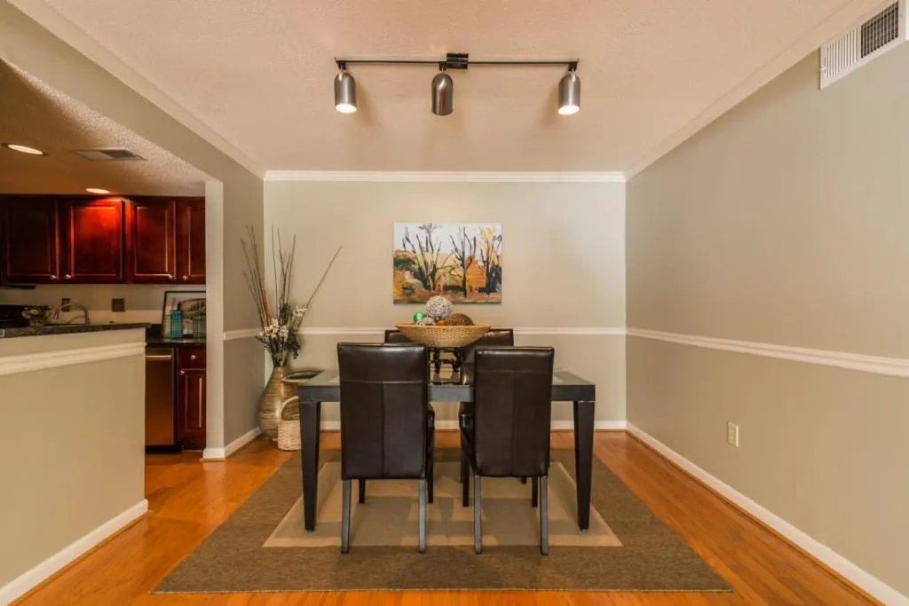 6900 Roswell Road Unit Q19, Sandy Springs, Georgia 30328, 2 Bedrooms Bedrooms, ,2 BathroomsBathrooms,Residential,Sold,6900 Roswell Road Unit Q19,5739364