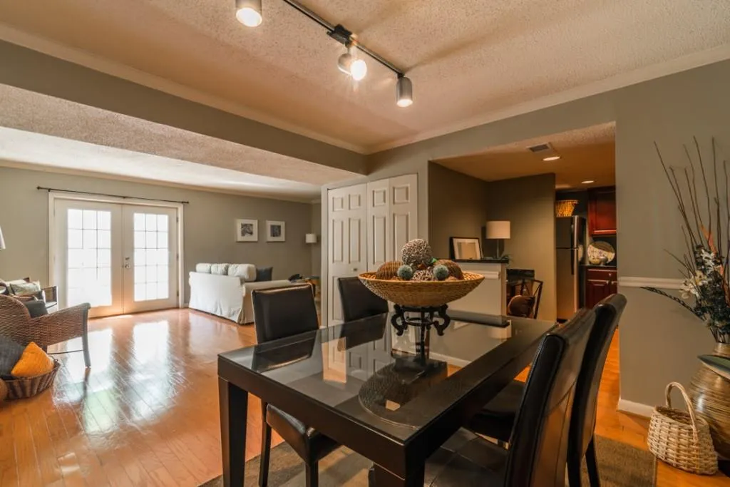 6900 Roswell Road Unit Q19, Sandy Springs, Georgia 30328, 2 Bedrooms Bedrooms, ,2 BathroomsBathrooms,Residential,Sold,6900 Roswell Road Unit Q19,5739364