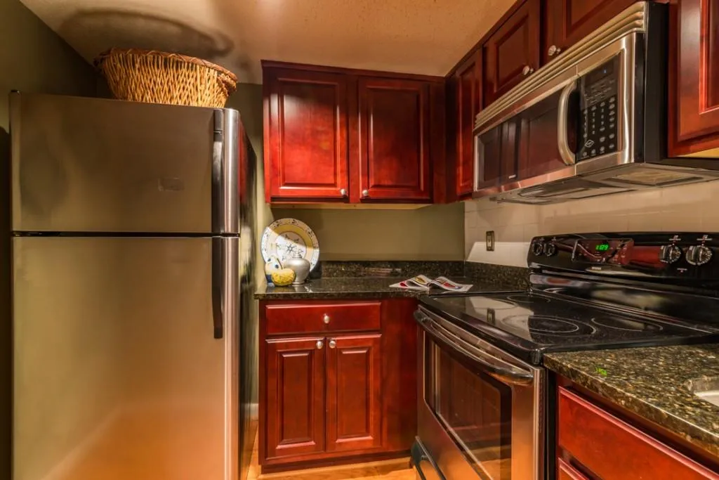 6900 Roswell Road Unit Q19, Sandy Springs, Georgia 30328, 2 Bedrooms Bedrooms, ,2 BathroomsBathrooms,Residential,Sold,6900 Roswell Road Unit Q19,5739364