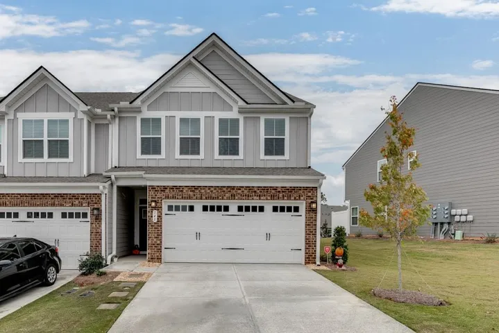 148 Salt Lake Lane, Hoschton, Jackson County, Ga 30548 End Unit Lot Upgrade