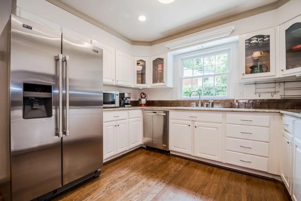 221 Hillswick Court, Atlanta, Georgia 30328, 4 Bedrooms Bedrooms, ,3 BathroomsBathrooms,Residential,Sold,221 Hillswick Court,5914256