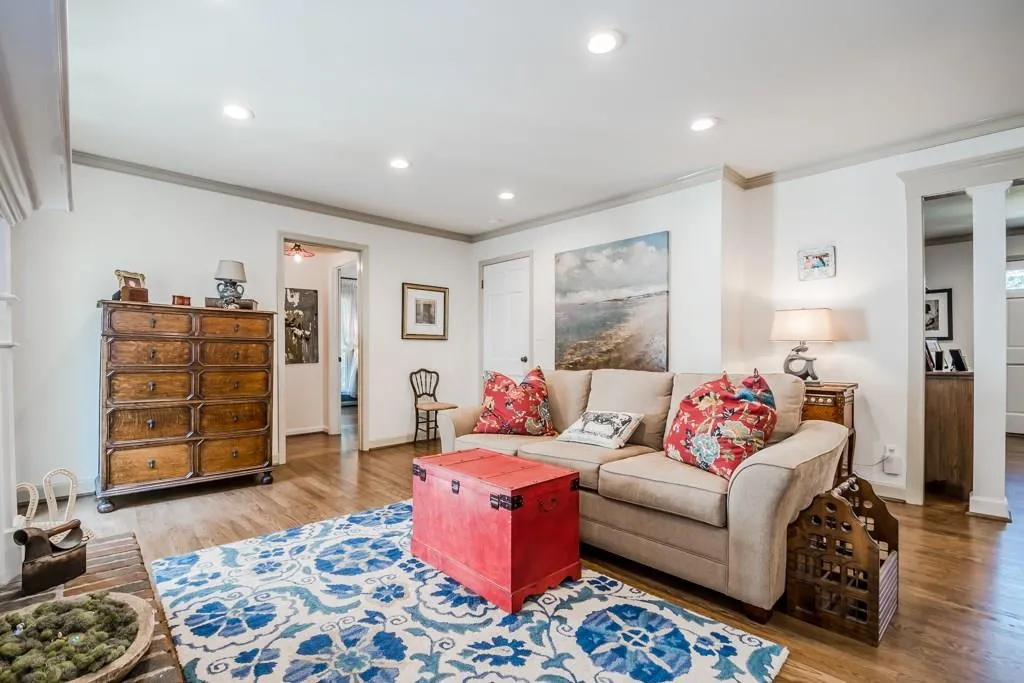 221 Hillswick Court, Atlanta, Georgia 30328, 4 Bedrooms Bedrooms, ,3 BathroomsBathrooms,Residential,Sold,221 Hillswick Court,5914256