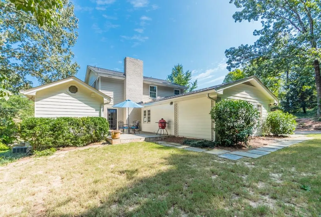 221 Hillswick Court, Atlanta, Georgia 30328, 4 Bedrooms Bedrooms, ,3 BathroomsBathrooms,Residential,Sold,221 Hillswick Court,5914256