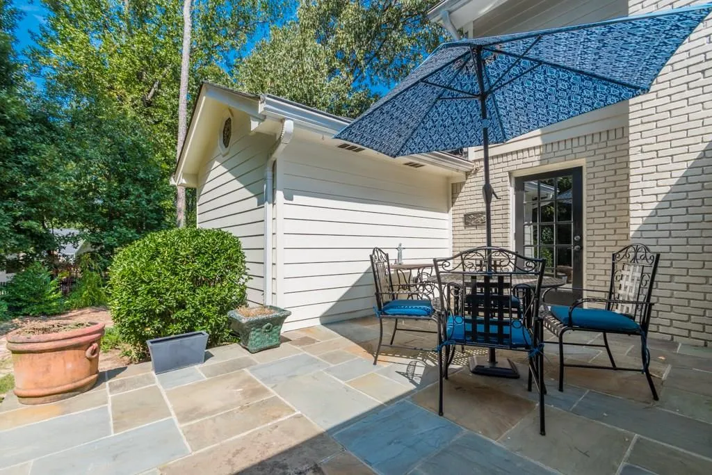 221 Hillswick Court, Atlanta, Georgia 30328, 4 Bedrooms Bedrooms, ,3 BathroomsBathrooms,Residential,Sold,221 Hillswick Court,5914256